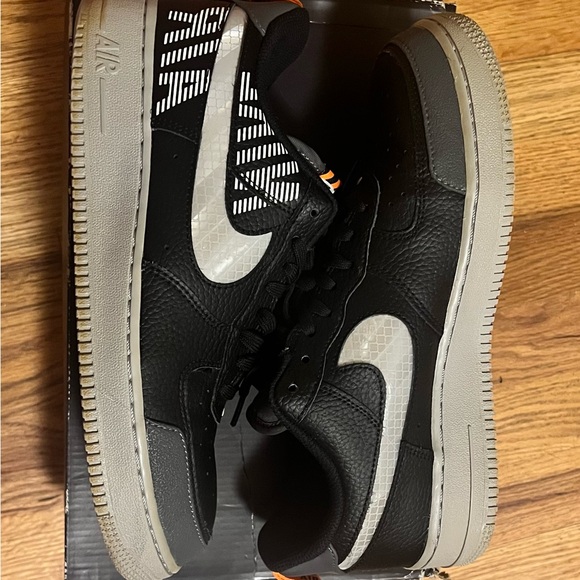 Men’s Air Force  1 “07” LV8 2 Black / Wolf Grey Size 8 - Picture 3 of 8